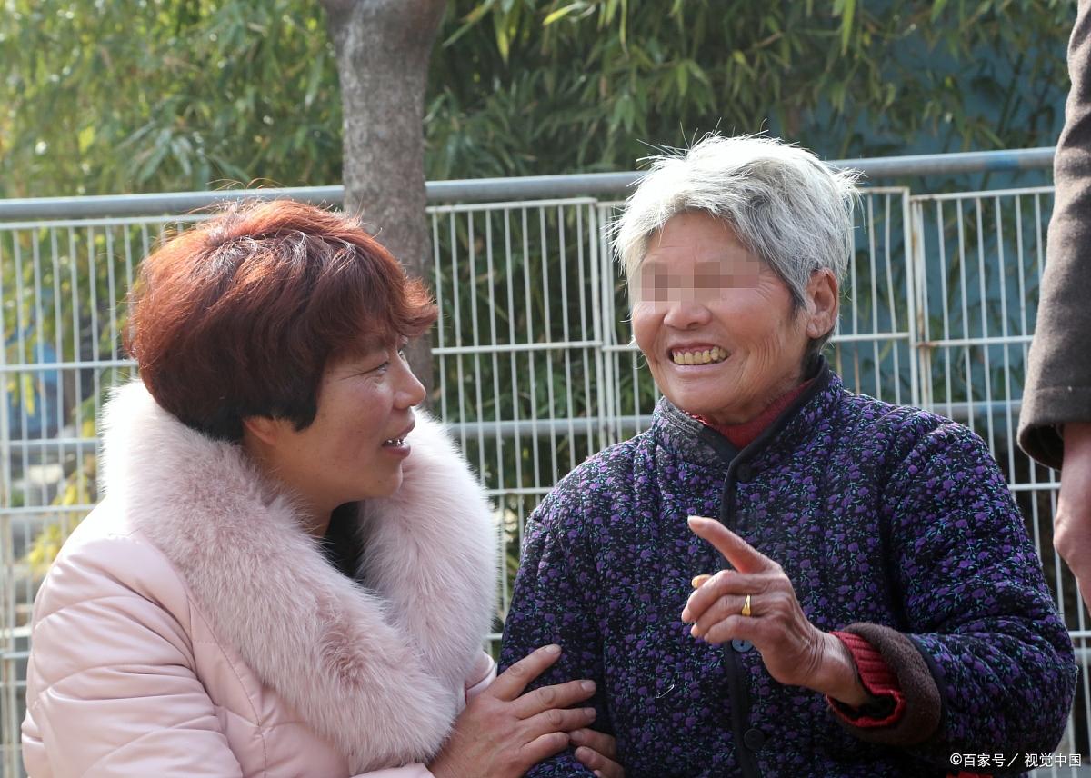 那年，我送一个受伤的大姐去医院，和她的小姑子发生了一段感情