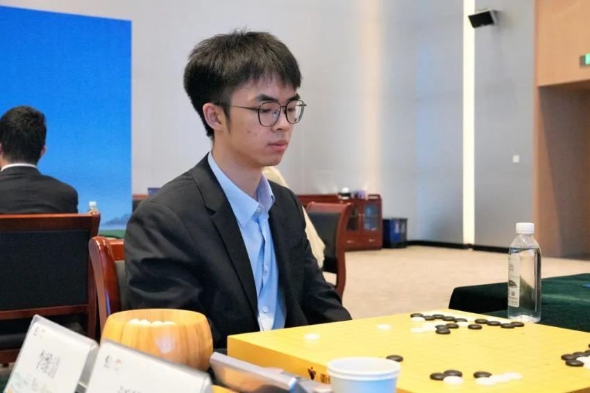 李维清击败申真谞,申真谞对李维清解说