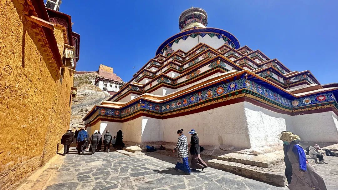 7月24日|浓浓援藏情，沪藏一家亲珠穆朗玛峰、扎什伦布寺9日“上海-日喀则”援藏旅游包机活动