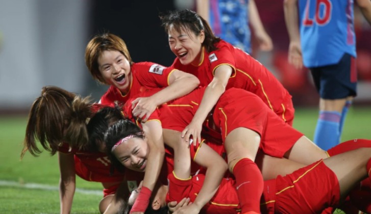 别为难国足了！它并没有那么差！不争气的，只是男人而已