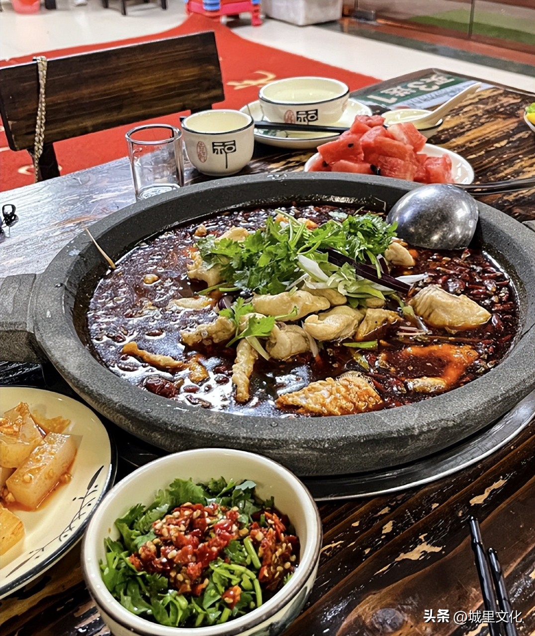 广西南宁最好吃的蒸汽石锅鱼,重庆正宗麻辣石锅鱼