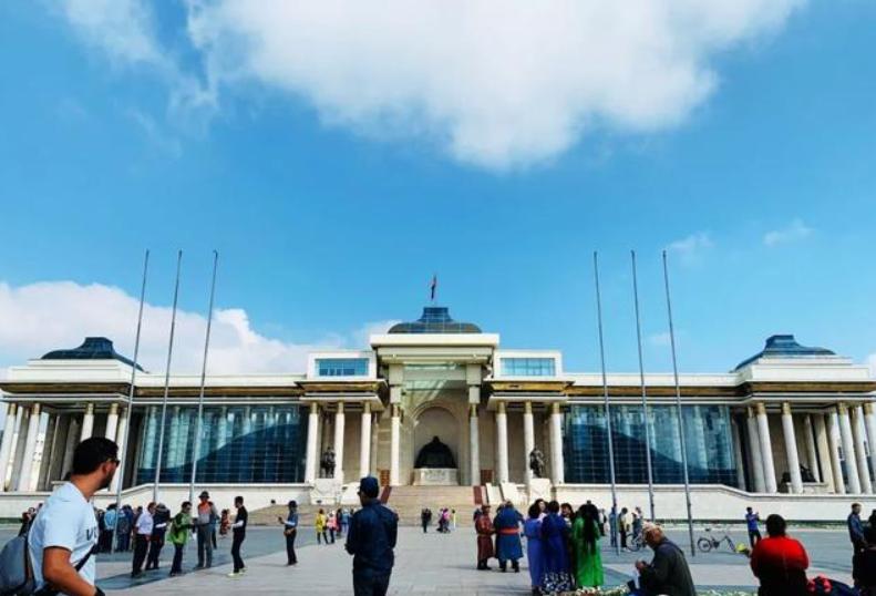 蒙古国靠近中国省市区,蒙古国靠近中国的城市