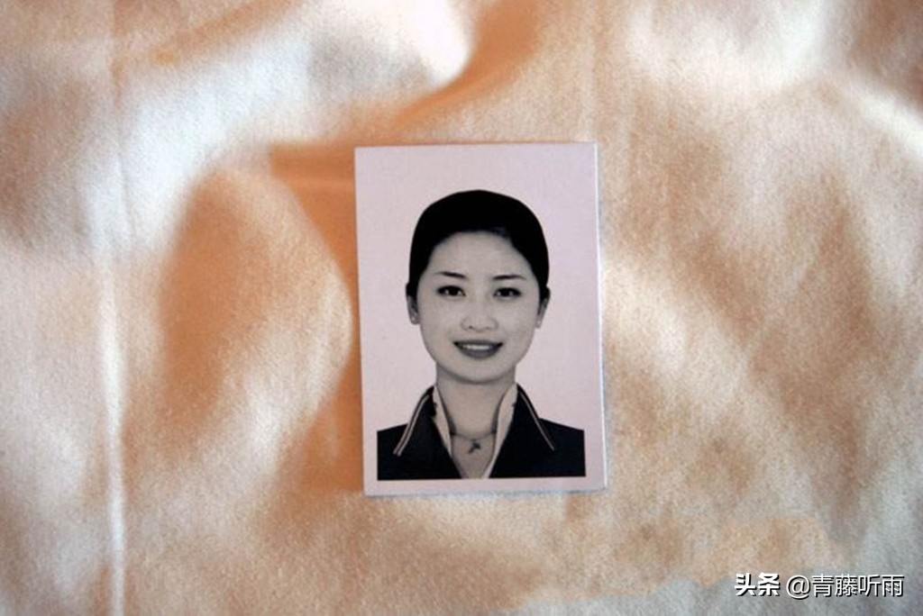 22岁空姐从2万米高空坠下奇迹生还,空姐下飞机后第一件事