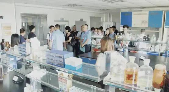 女子靠蛇毒赚50亿,广西女子靠蛇毒身价几十亿