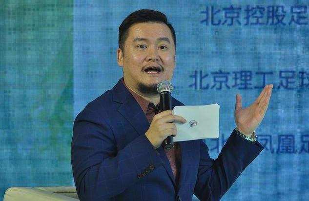 贺炜深情的足球解说,最有诗意的足球解说员贺炜