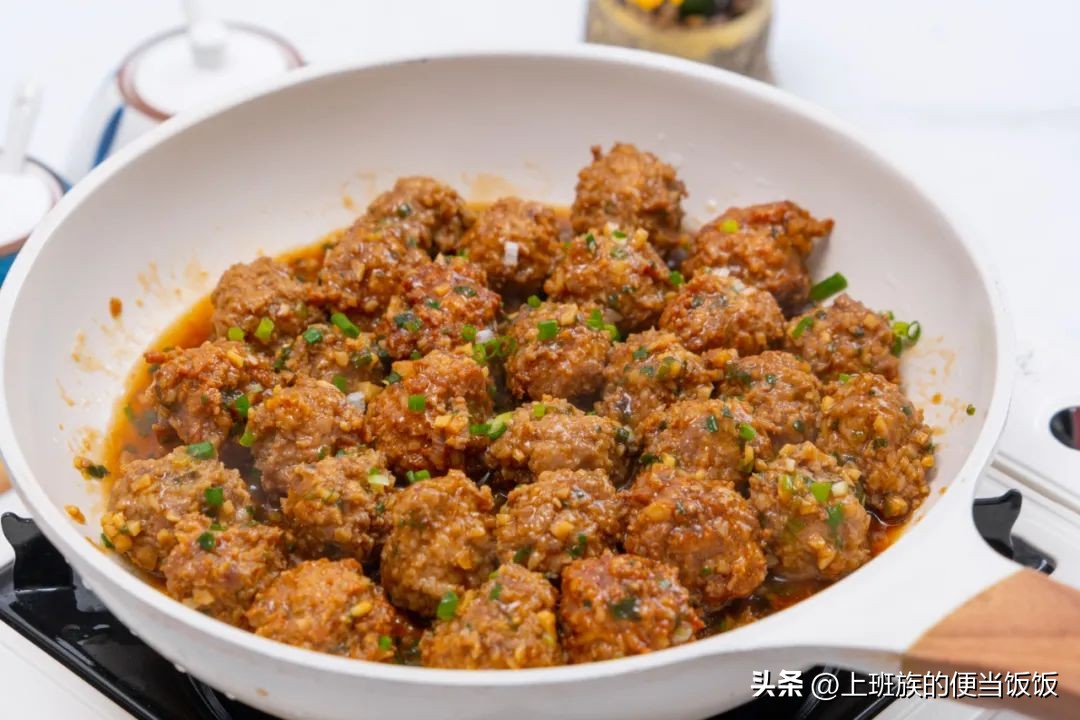 肉丸子里加点白糖好吃吗,怎么做的肉丸子不柴不散