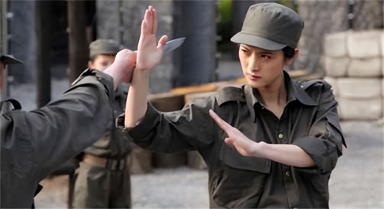 抗日中牺牲的军统女特务,军统女特务冒死救下地下党