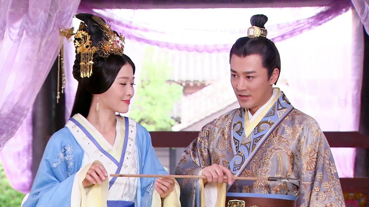 张芷溪白鹿玉楼春,张芷溪和白鹿演的同一个人么