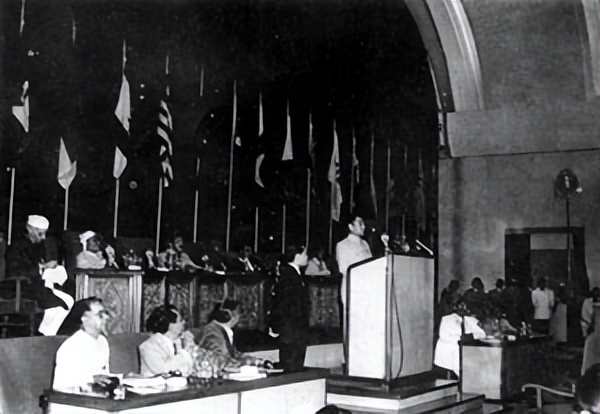 柬埔寨国王西哈努克，一生两次*亡流**中国，最后他结局如何？