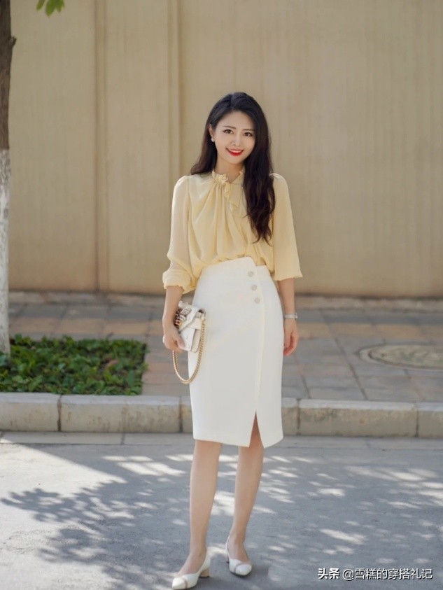 小白鞋马丁靴,小白鞋马丁靴圆头