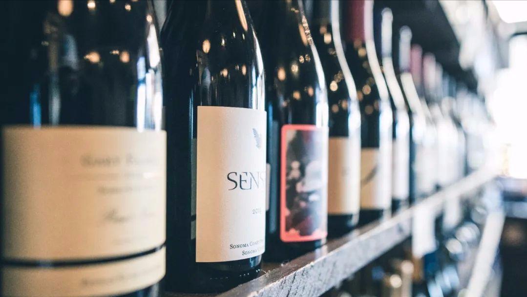 虎虎生威的2022年：高端白酒越来越“能打”？