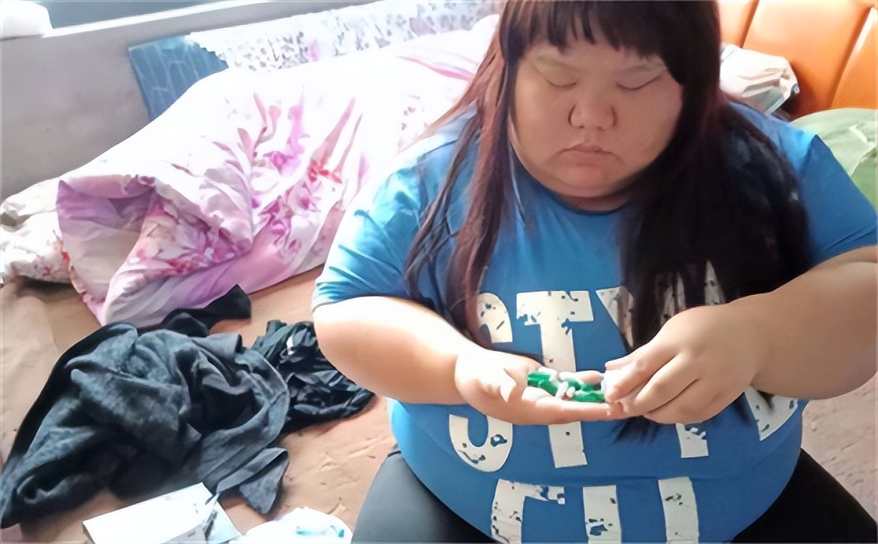 结婚3年校花被丈夫喂胖到332斤,当年校花被丈夫养胖三百多斤