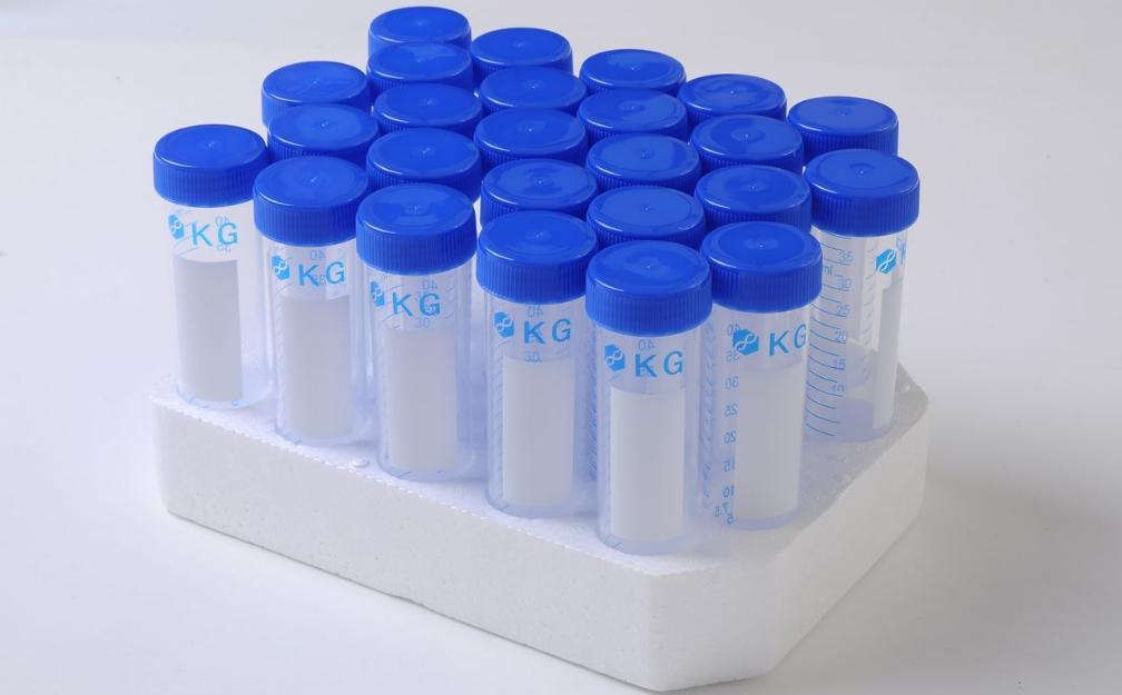 红霉素软膏与姜末祛老年斑有用吗,红霉素软膏能淡化老年斑吗