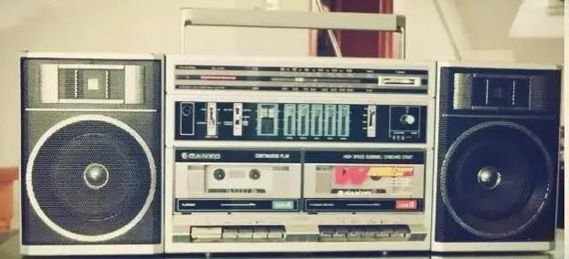 你可还记得黑白电视机上的彩色贴膜？回顾一些八九十年代生活用品