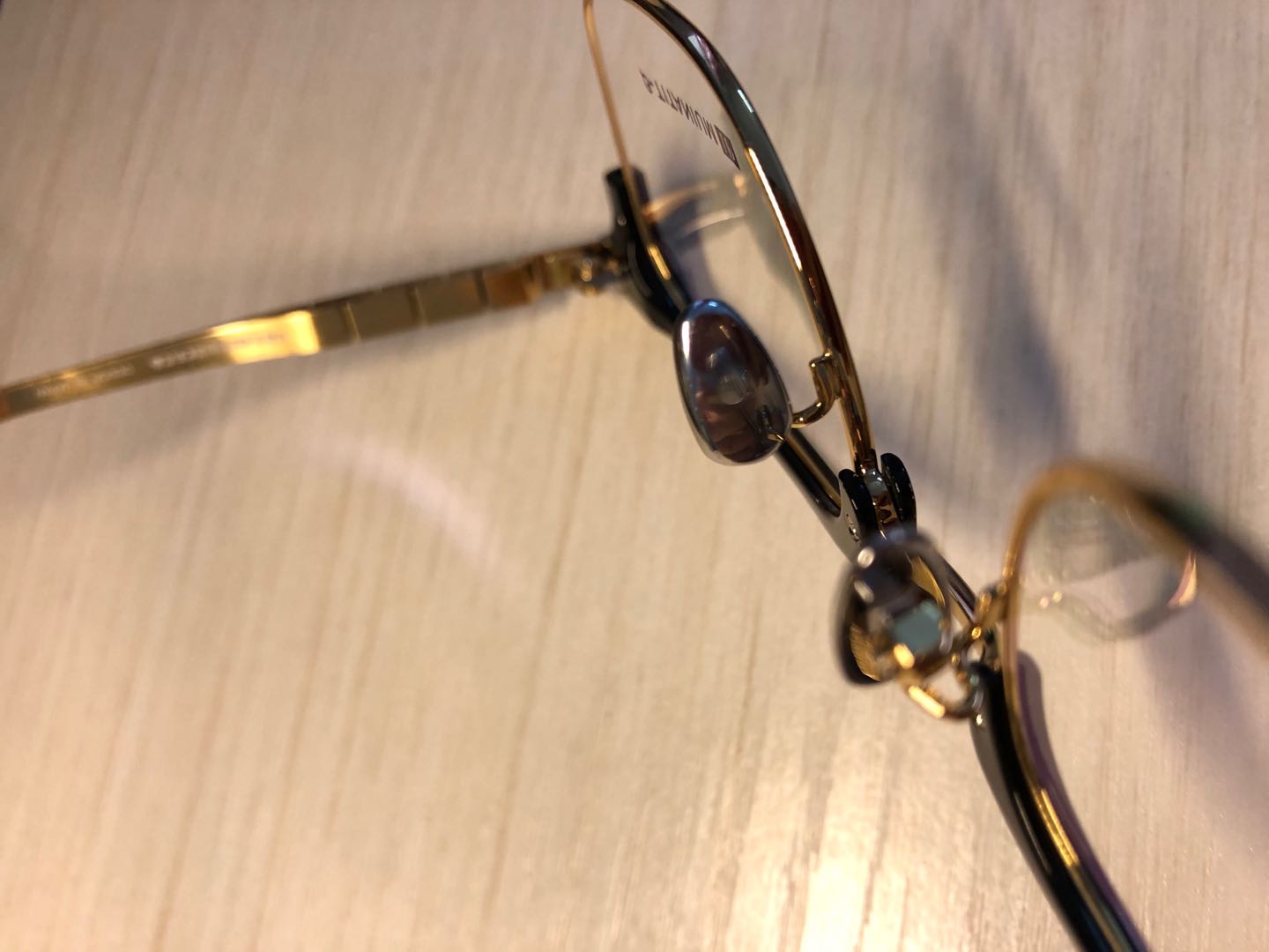 钛镜框必须要配超薄镜片,低度数怎么选择镜框镜片