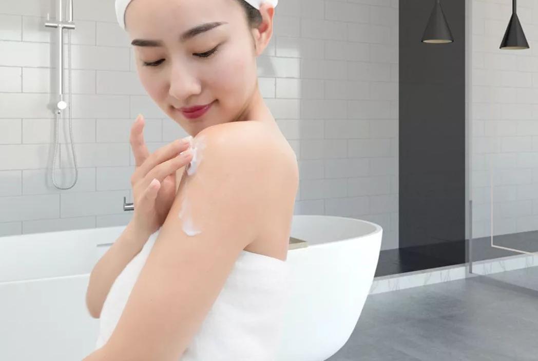 不涂身体乳皮肤反而更好,经常涂身体乳跟不涂身体乳的区别