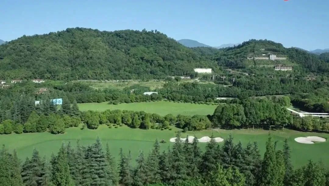 带您领略顶级山崖海景球场,带你们看风景美丽的高尔夫球场