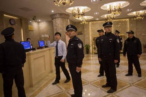 男女住酒店违法吗,男女自愿同住酒店合法吗