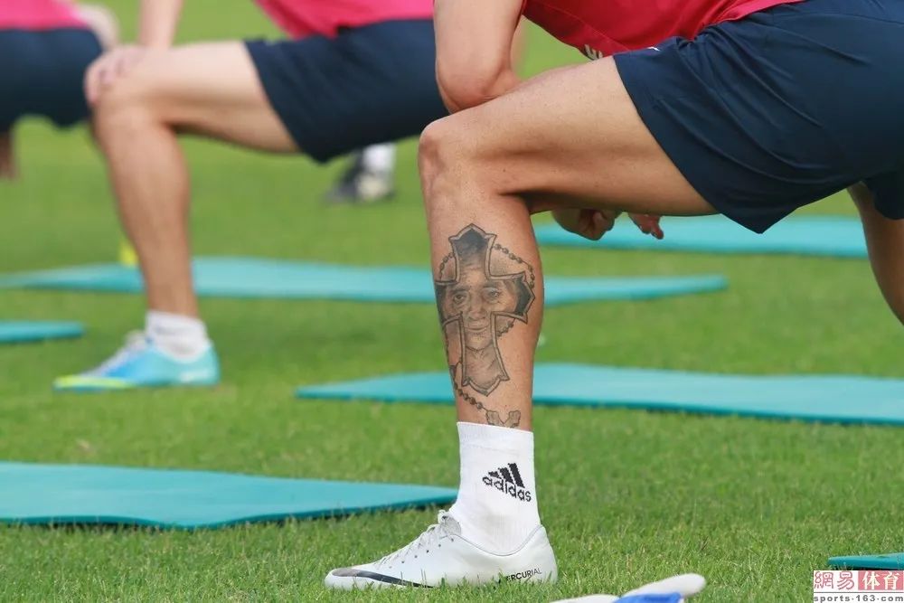 艾克森亚冠表现,艾克森登顶中超历史射手王