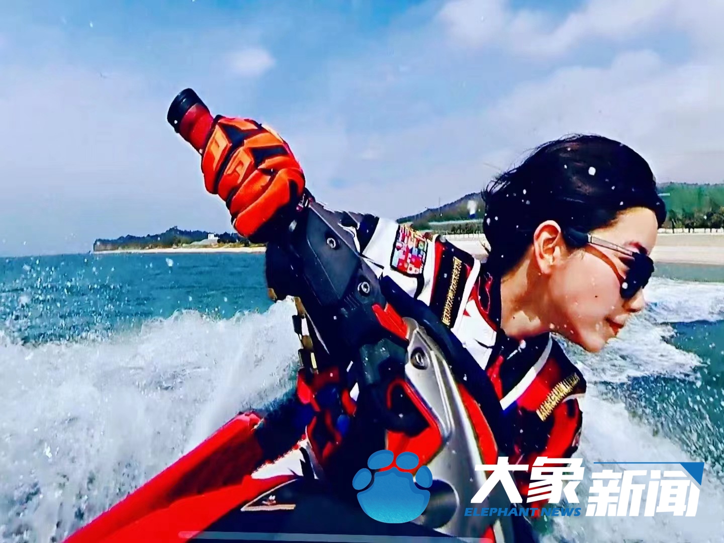 水下洛神何灏浩个人资料,潜水冠军何灏浩