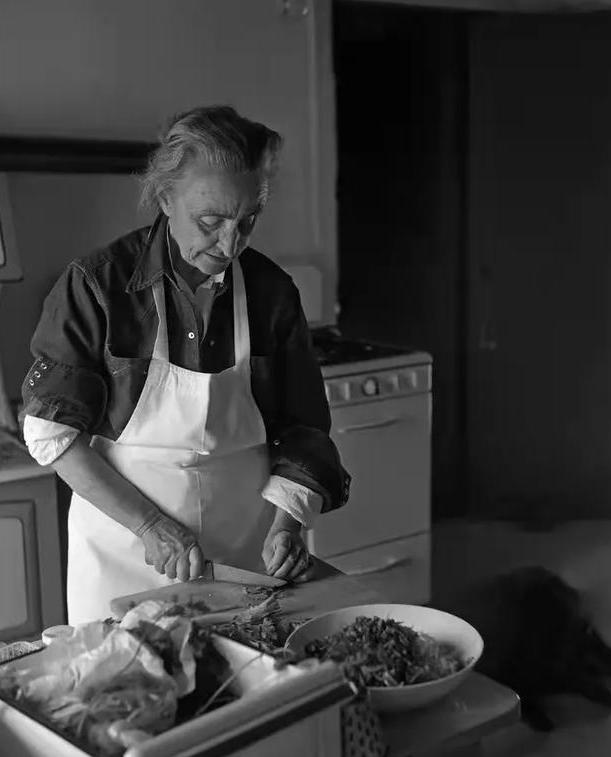 世界知名女画家独居沙漠35年！拒毕加索登门…网友：连家都是艺术