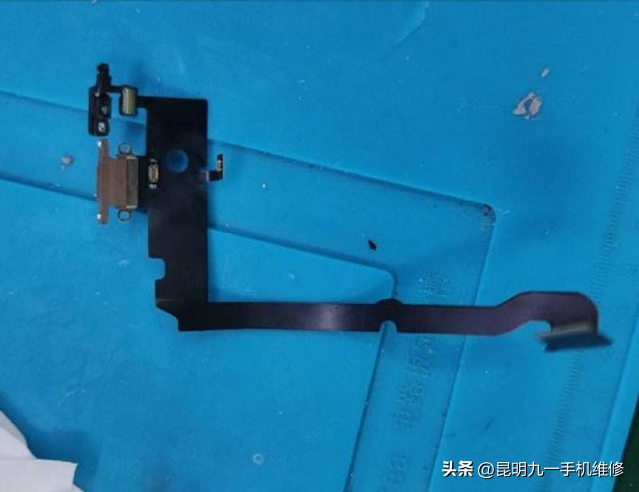 苹果手机进水可以用吹风机吗,苹果手机进水充不上电怎么处理