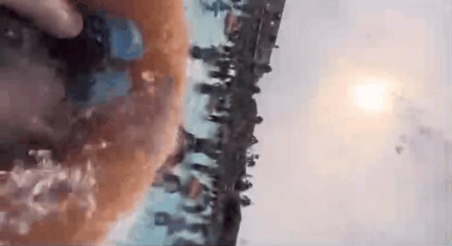 在水上乐园，多少人的大裤衩被冲成了丁字裤？