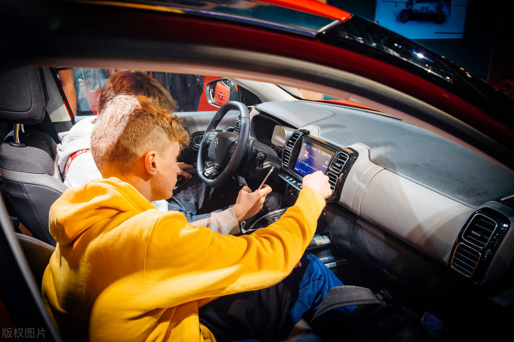 法系车哪款车发动机质量最好,法系车优缺点有哪些