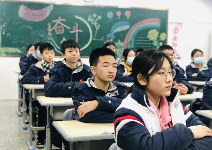 你赠我雪中炭,我回你锦上花——这对母子是对中国人最好诠释