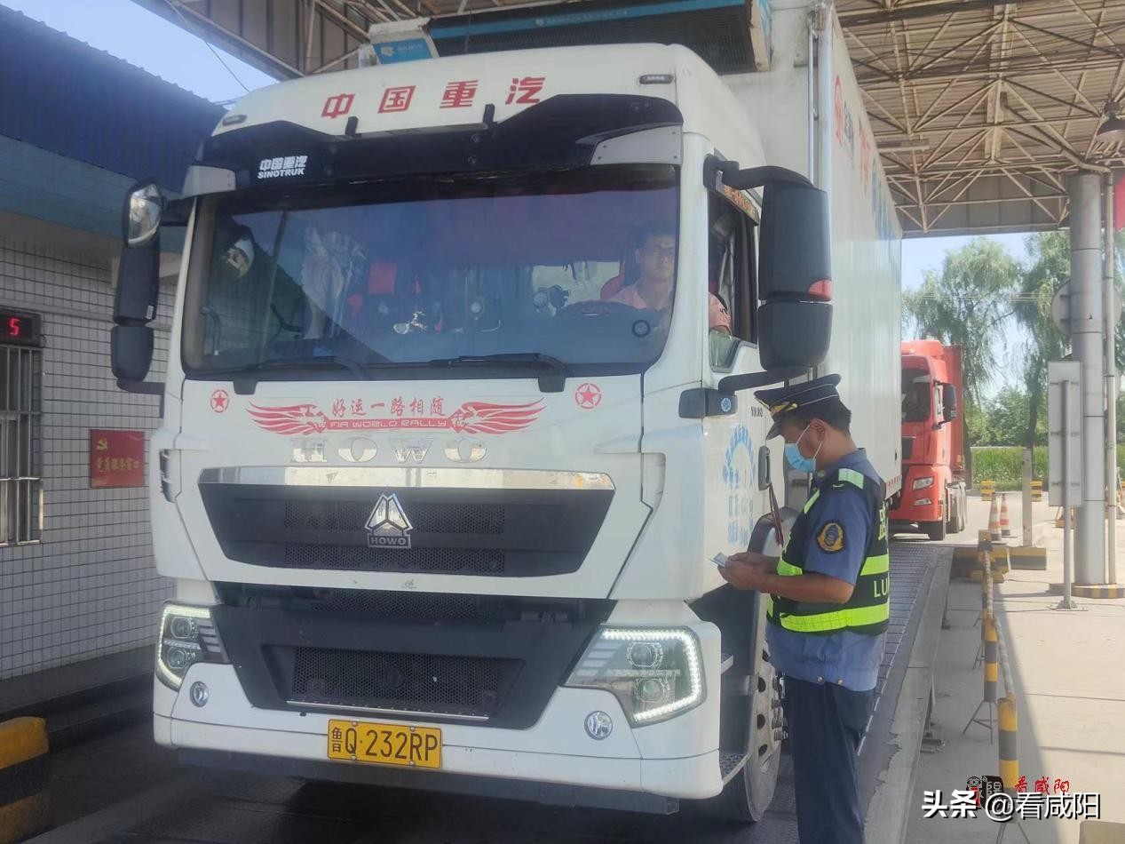 高温下的坚守公路人,酷暑高温下的坚守