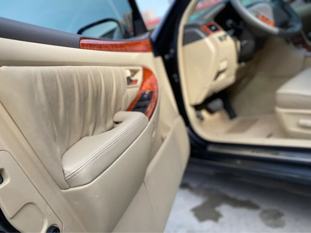 老皇冠全车翻新整备50000元,12代皇冠二手翻新要多少钱