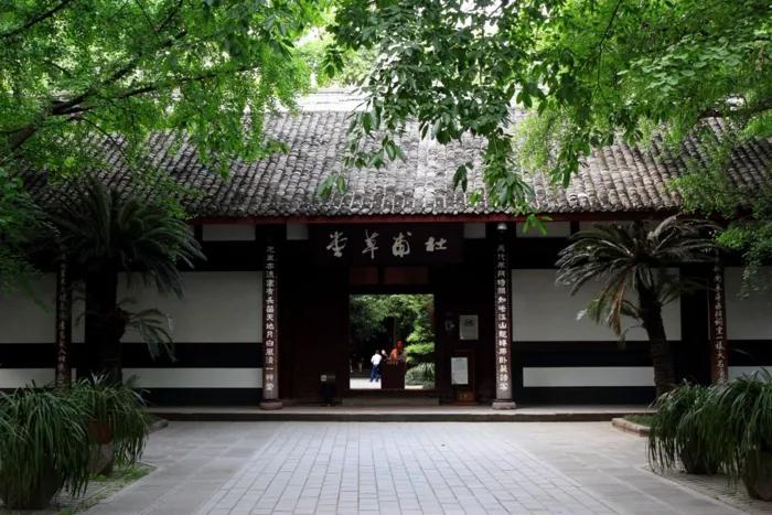 成都到青岛自驾游住宿攻略,成都旅游住宿攻略及费用