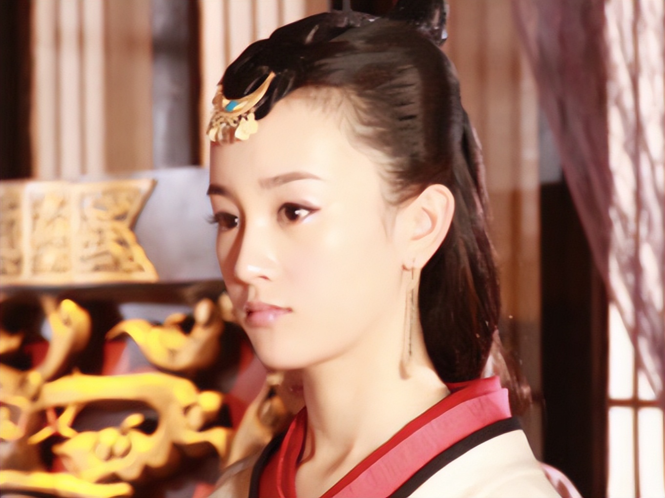 因整容毁掉前途的女星,整容改命的五位明星