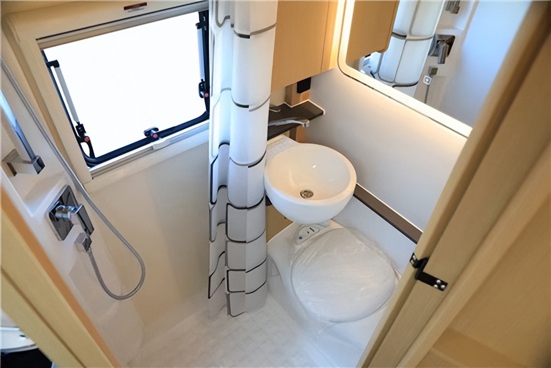 厕所地面渗水漏水用什么办法解决,厕所渗水处理方法