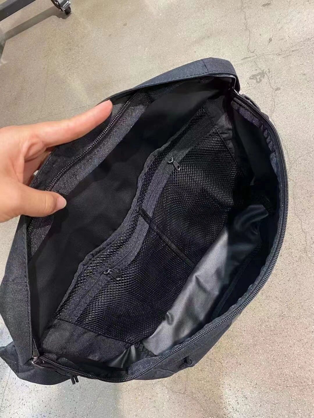 王一博耐克斜挎包,耐克斜挎包王一博同款全系列