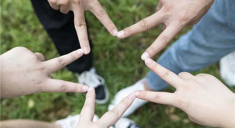 家长群乱象如何解决,家长群频频引发争议该不该组建