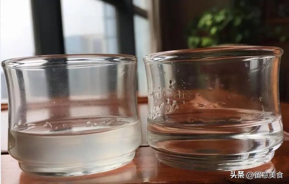 买茅台酒送两个酒杯,买茅台为何要送2个杯子