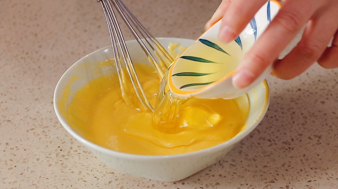 怎么用烤箱做蛋糕不粘锅,做蛋糕用电饭锅不用蛋糕粉