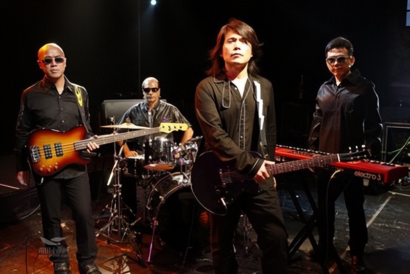 “摇滚皇帝”伍佰，让刘德华狂赚两个亿，大半个乐坛都在向他邀歌