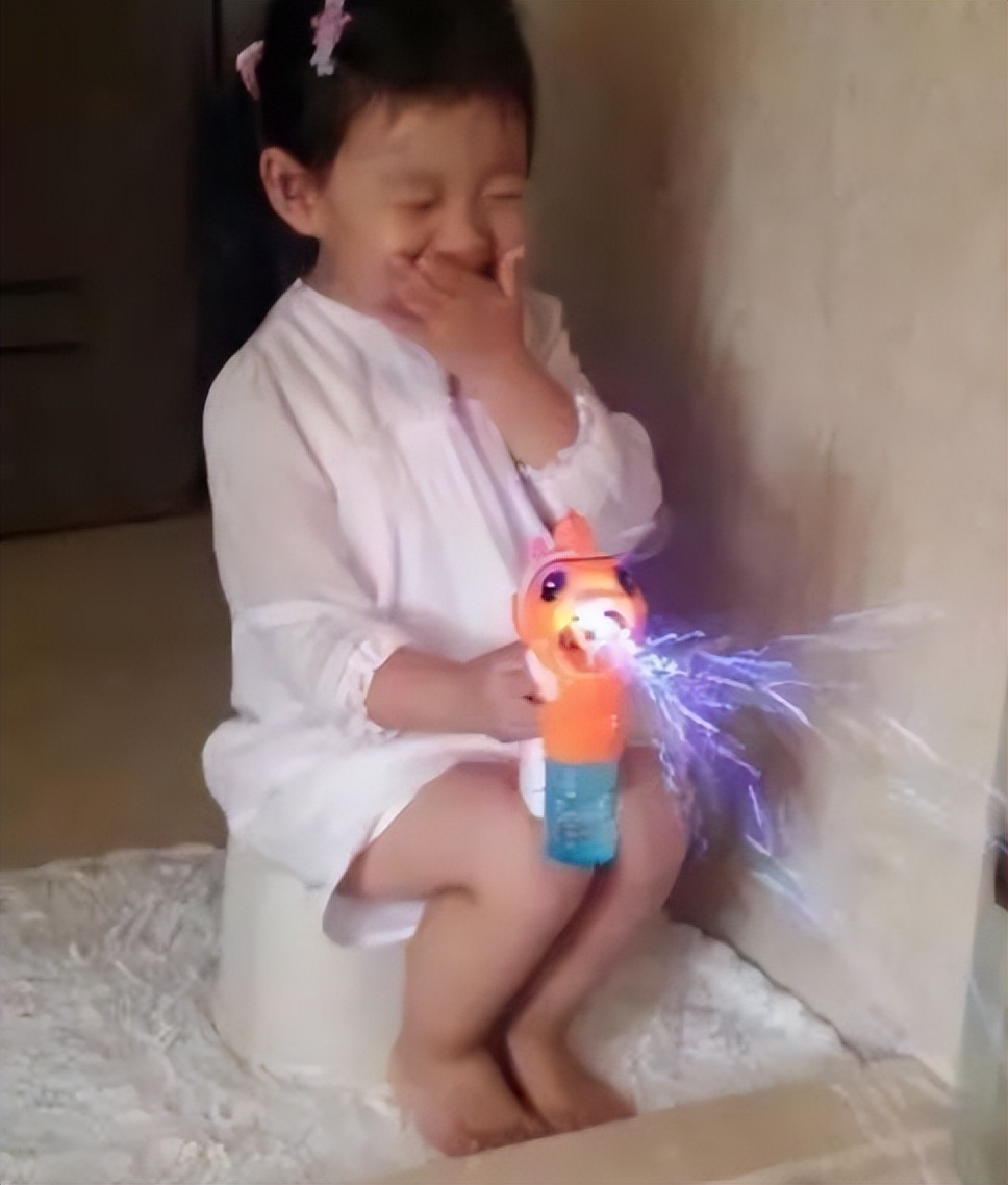 离婚7个月后生下孩子找前夫,离婚后大s情况如何