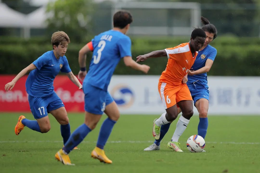 中国女足球队长吴海燕,女足队长吴海燕健美视频