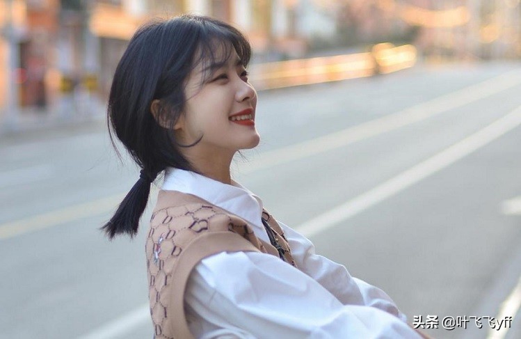 想要追到喜欢的女孩视频,想要追到女朋友首先要讨好她闺蜜