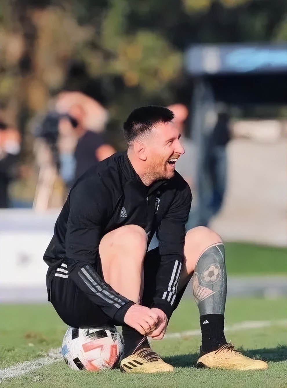 逗妹吐槽：阿扎尔再做手术！这是银河战舰的冒牌零件？