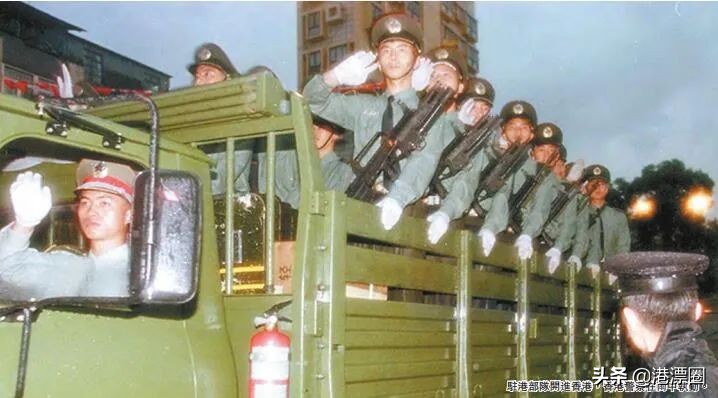 回顾香港回归经典瞬间,重温香港回归的历史时刻场面