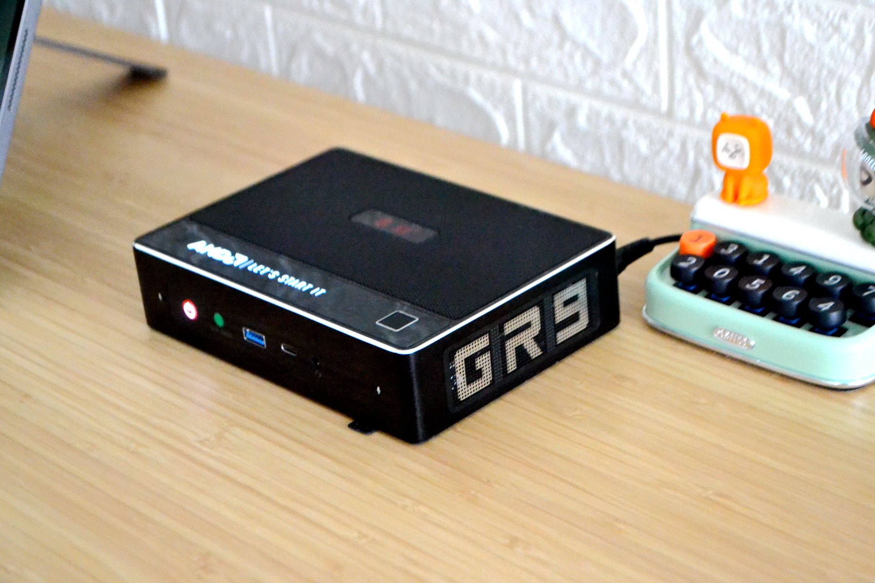 传统主机被取代？同样的性能，体积小了N倍!零刻GTR5迷你主机测评