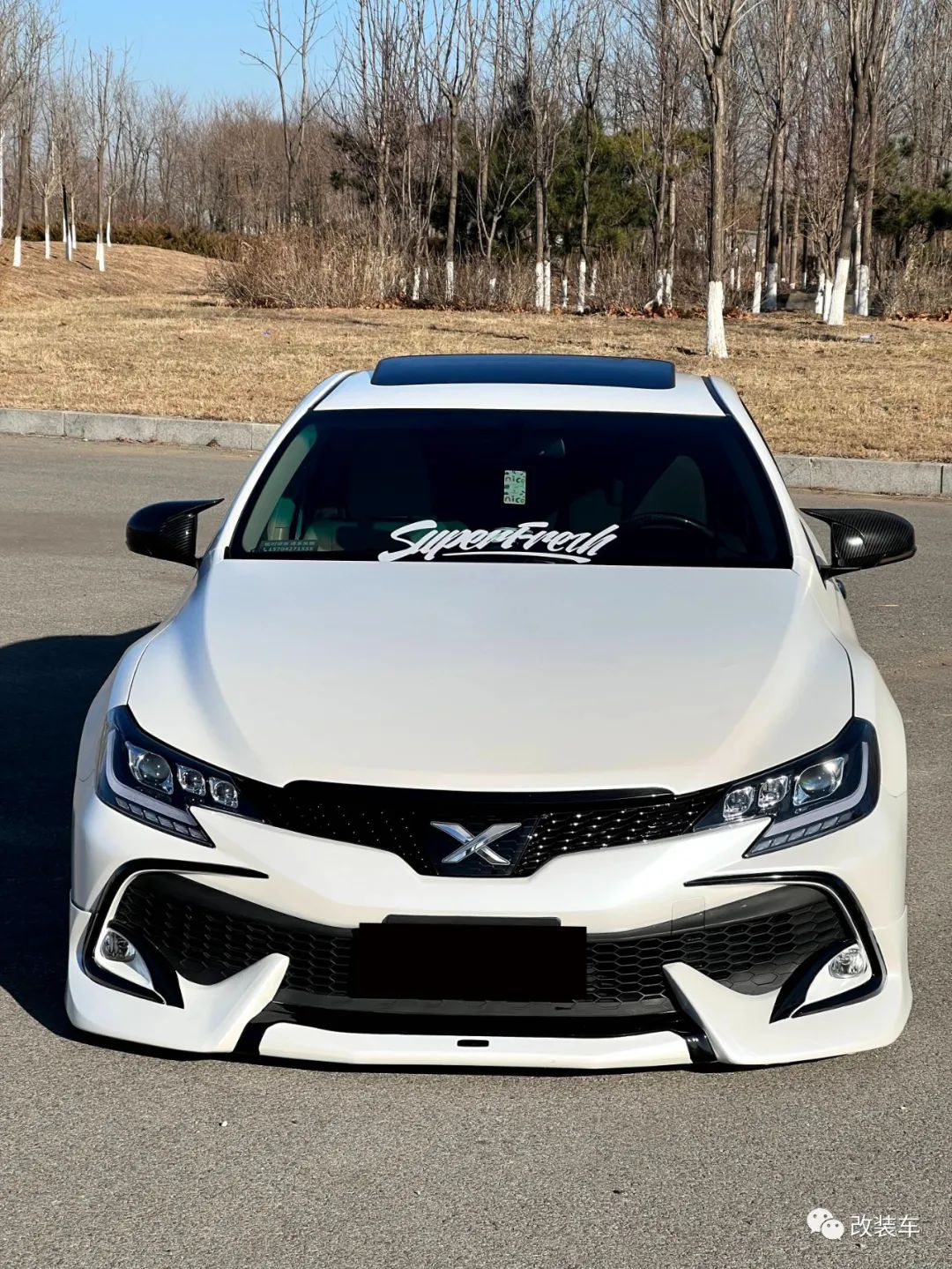 被打断腿的丰田锐志大后超，只要改得帅阿珍跑不掉