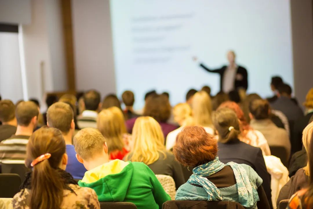 花30万去香港留学,花30万留学