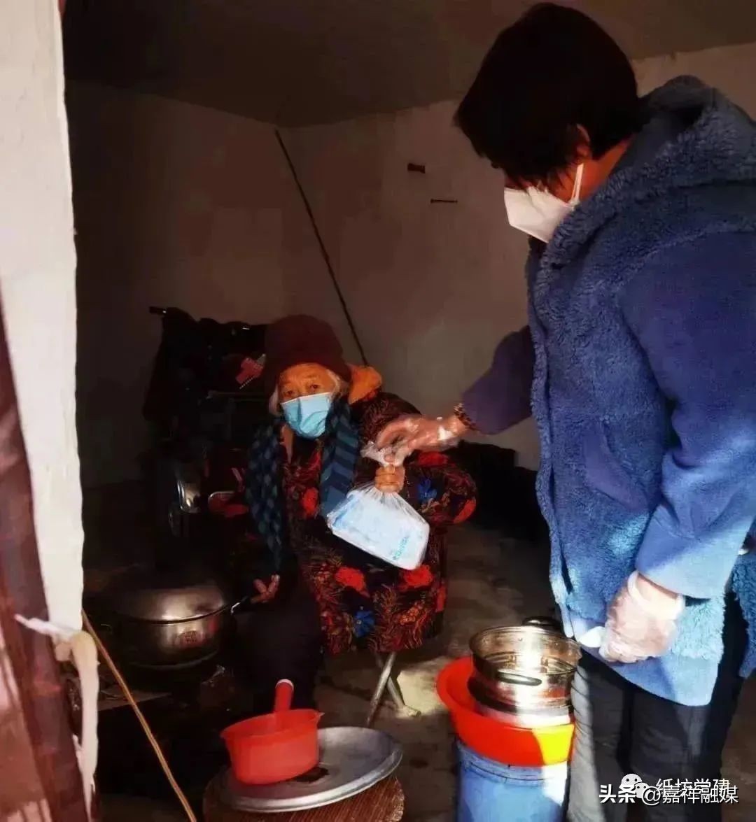 送医送药下乡服务百姓健康,送医送药暖心服务