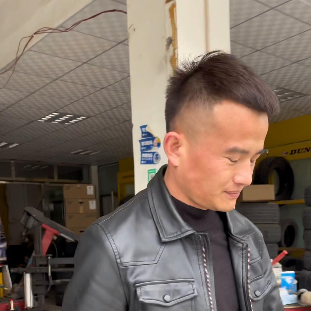 这个视频很长,需要大家耐心看,借助周星驰少林足球桥段...