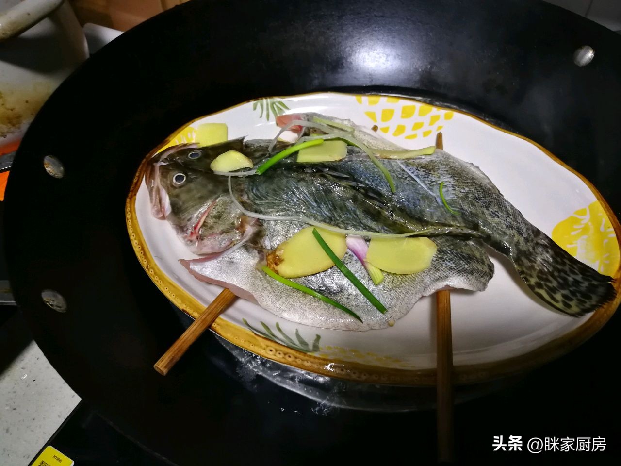 鱼肉怎么煮不油腻又好吃,鱼肉红烧怎么嫩滑